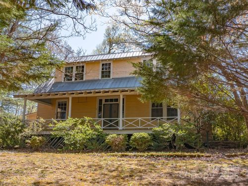 443 Shand St, Saluda, NC, 28773-9666 | Card Image