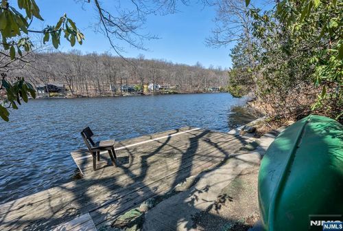 27 Middle Rd, Haskell, NJ, 07420-1454 | Card Image