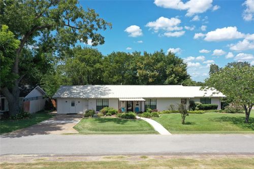 403 N Hall St, Fairfield, TX, 75840-4223 | Card Image