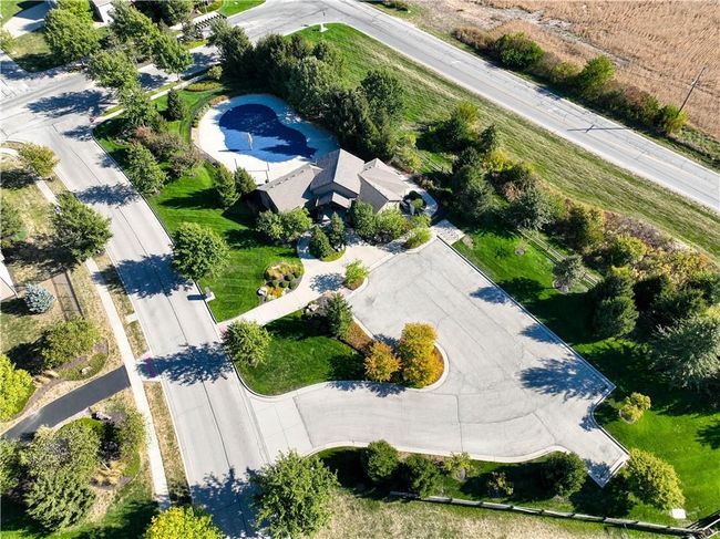 19584 Barstow Cir, House other with 5 bedrooms, 4 bathrooms and null parking in Spring Hill KS | Image 11