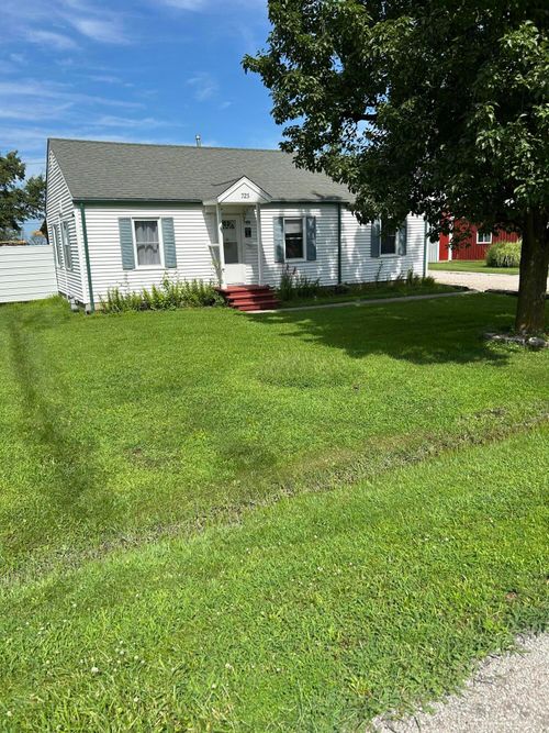 725 N Allen St, Centralia, MO, 65240-1009 | Card Image