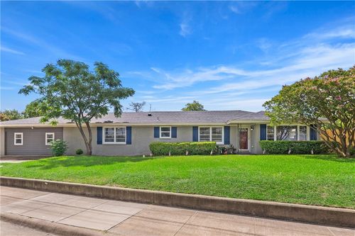 1105 San Jacinto Ln, Bryan, TX, 77803-1636 | Card Image