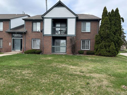 4-15222 Ashley Ct, Macomb, MI, 48044-3800 | Card Image