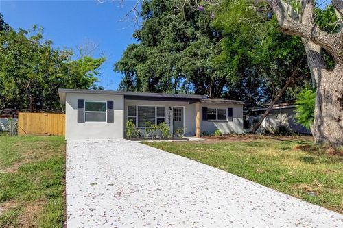 10932 Village Green Ave, SEMINOLE, FL, 33772-2906 | Card Image