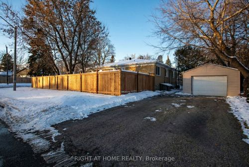 303 Blue Grass Blvd, Richmond Hill, ON, L4C3H3 | Card Image