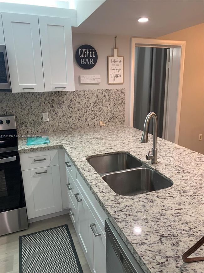 APT-206 - 1709 Whitehall Dr, Condo with 2 bedrooms, 2 bathrooms and null parking in Davie FL | Image 13