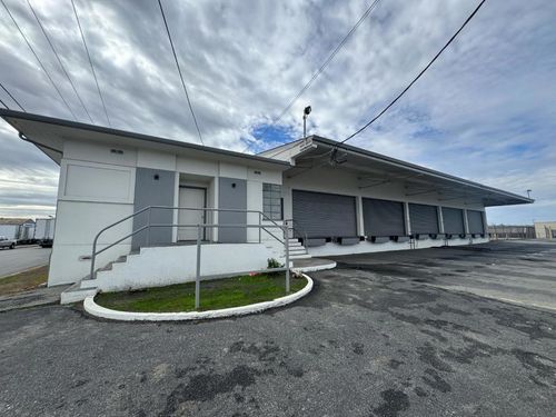 1084 Terven Ave, Salinas, CA, 93901-4521 | Card Image