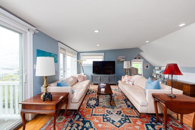 APT-3 - 74 E Main St, House other with 3 bedrooms, 3 bathrooms and 4 parking in Gloucester MA | Image 19