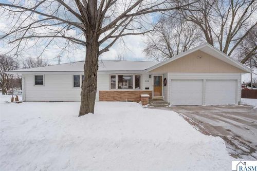220 Alta Drive, Mankato, MN, 56001 | Card Image
