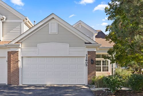 31605 Kline Cir, Warrenville, IL, 60555-3976 | Card Image