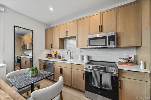 421-146 Westchester Avenue, Rye Town, NY, 10573 | Card Image
