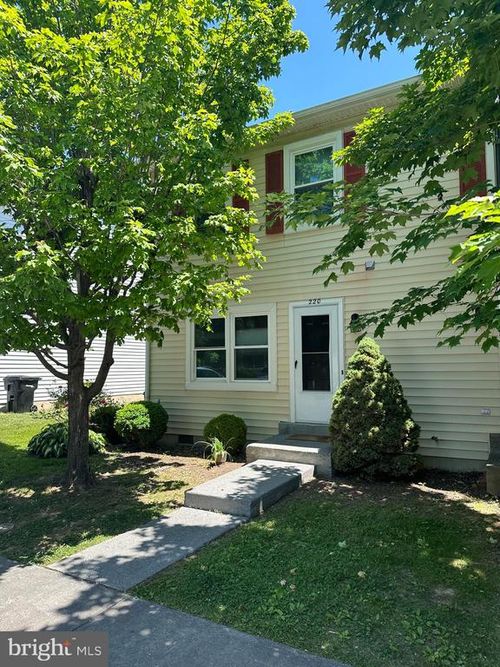 220 Kimberly Way, WINCHESTER, VA, 22601-5577 | Card Image