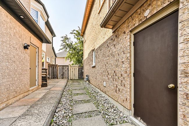 70 Macrill Rd, House other with 5 bedrooms, 5 bathrooms and 5 parking in Markham ON | Image 44