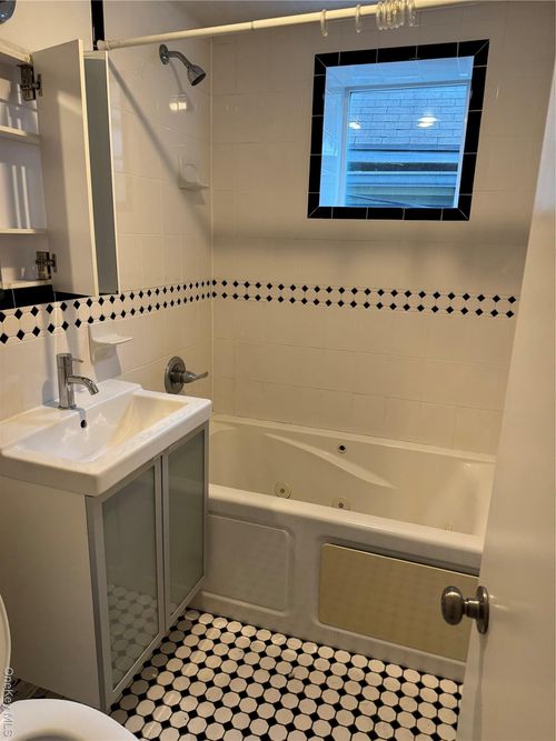 58 Main St, Hastings On Hudson, NY, 10706-1611 | Card Image