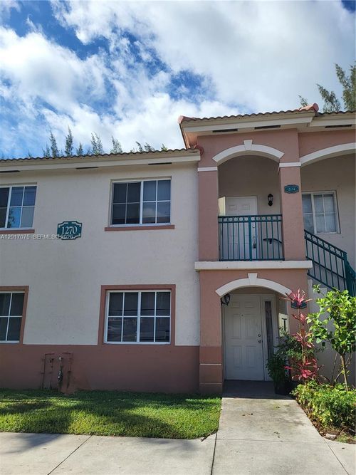 204-35-1270 Se 31st Ct, Homestead, FL, 33035-2340 | Card Image