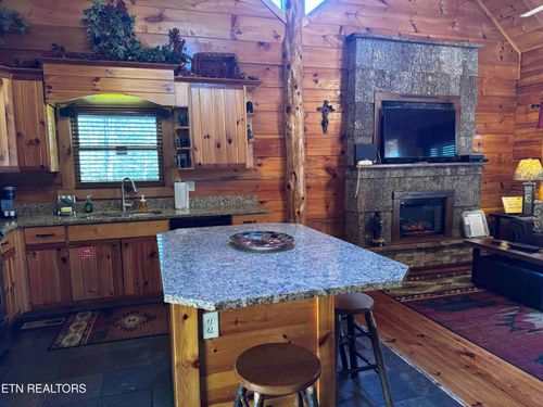 2738 Murray Ridge Rd, Sevierville, TN, 37876 | Card Image