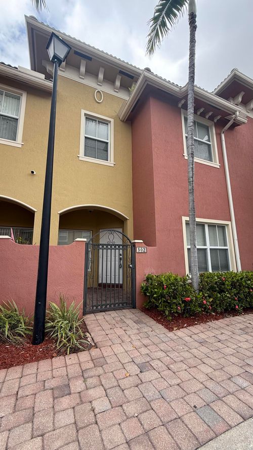 502-2851 W Prospect Rd, Tamarac, FL, 33309-2590 | Card Image