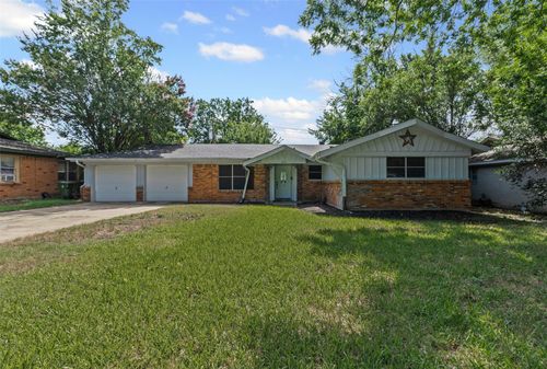 3312 Henry Dr, Richland Hills, TX, 76118-7259 | Card Image