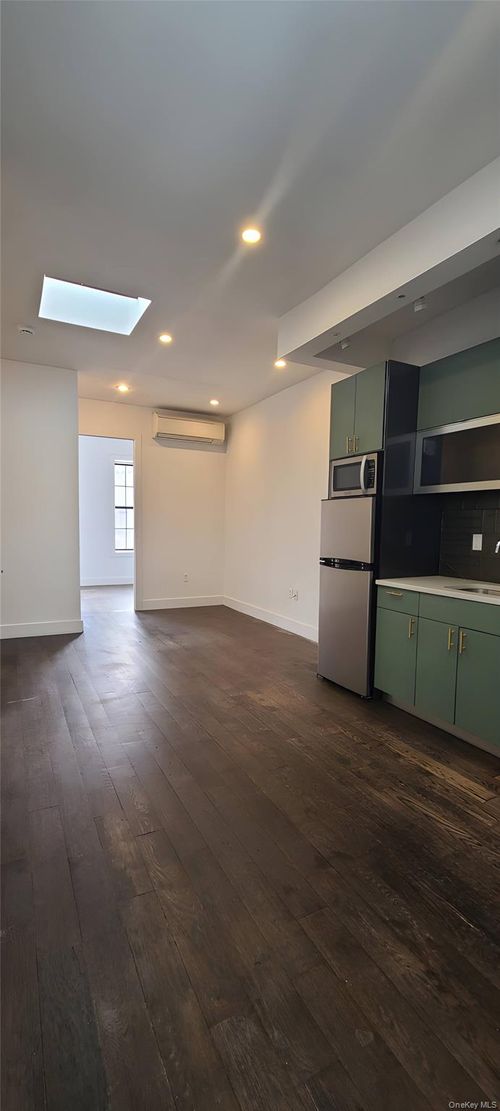 2l-548 Howard Ave, Brooklyn, NY, 11233-5016 | Card Image