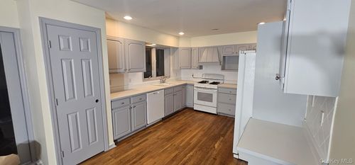 1-184 Hosner Mountain Rd, East Fishkill, NY, 12533-6663 | Card Image