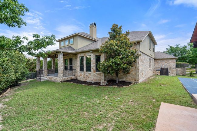 Rear view of house | Image 33