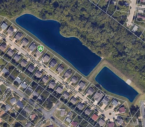 2695 Valley Brook Dr, Florissant, MO, 63031-1981 | Card Image