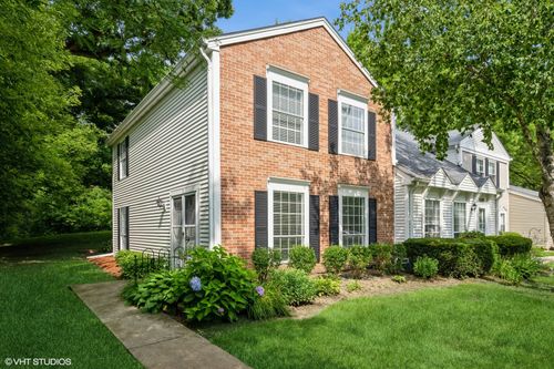36 Bright Oaks Cir, Cary, IL, 60013-1548 | Card Image