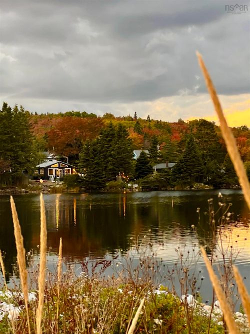 8856 St Margarets Bay Rd, Queensland, NS, B0J1T0 | Card Image