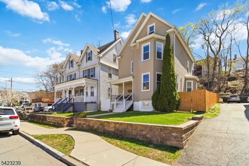 1-10 Phoenix Ave, Morristown, NJ, 07960-9221 | Card Image