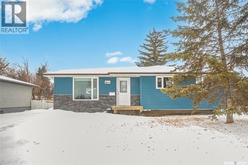 701 Av W N, Saskatoon, SK, S7L3H2 | Card Image