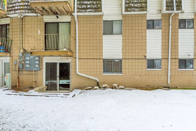 View of back patio | Image 16