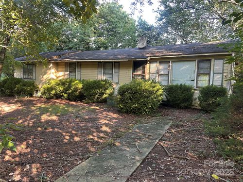 3201 Mason Dr, Charlotte, NC, 28269-2151 | Card Image