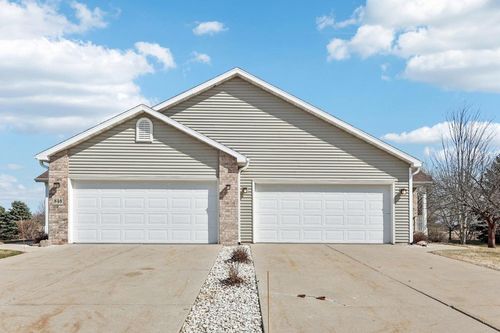 844 Dunn Avenue, Oregon, WI, 53575 | Card Image