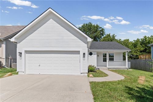 8620 Ne 116th St, Kansas City, MO, 64157-8182 | Card Image