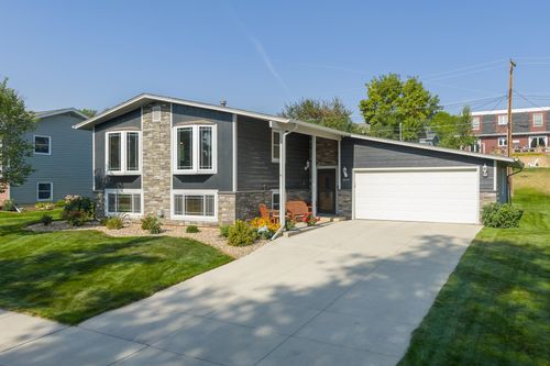 4414 Bellewood Dr, Rapid City, SD, 57702-2022 | Card Image