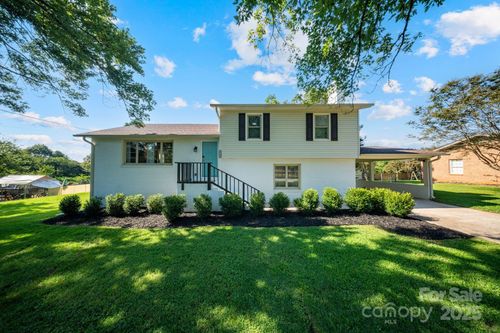5703 Valley Field Rd, Hickory, NC, 28602-5429 | Card Image