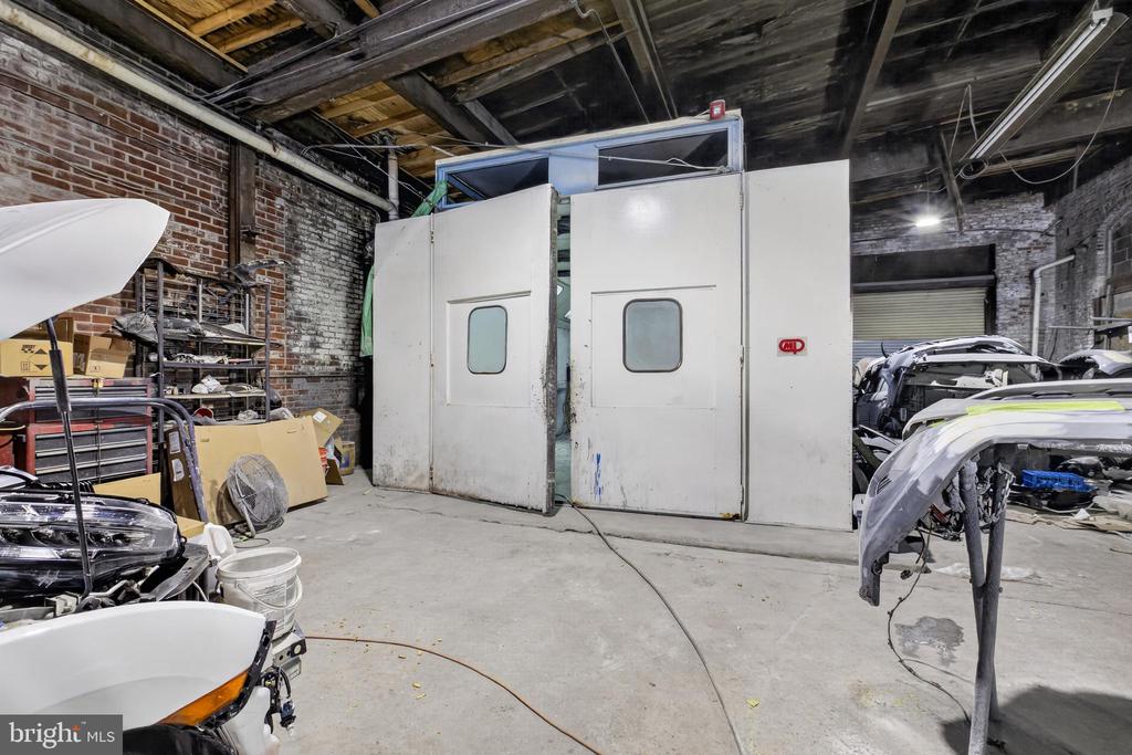 Commercial Sale in PHILADELPHIA 2