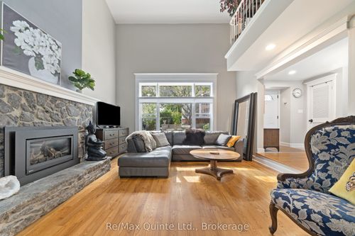 5-99 Bridge St E, Belleville, ON, K8N1M2 | Card Image