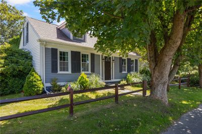 449 Sconticut Neck Road, House other with 2 bedrooms, 1 bathrooms and 5 parking in Fairhaven MA | Image 2