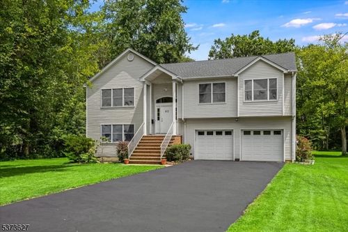 43 Kuntz Ave, Berkeley Heights, NJ, 07922-1231 | Card Image