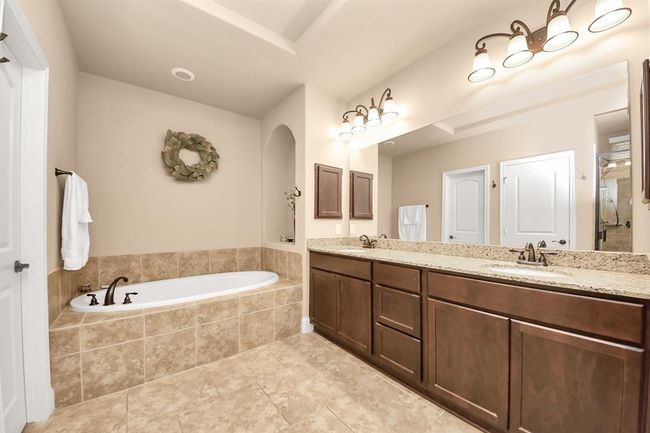 12502 Floral Park Ln, House other with 4 bedrooms, 4 bathrooms and 2 parking in Pearland TX | Image 18