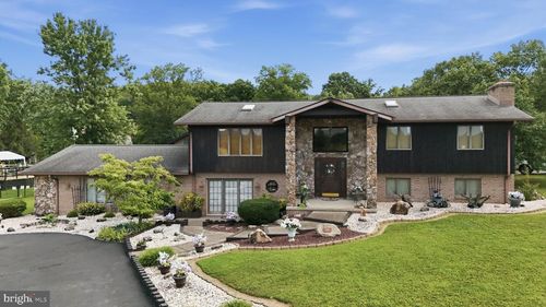 225 Bowden Dr, Fort Ashby, WV, 26719-9207 | Card Image