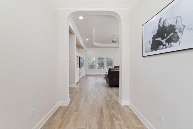 Inviting entry. | Image 8