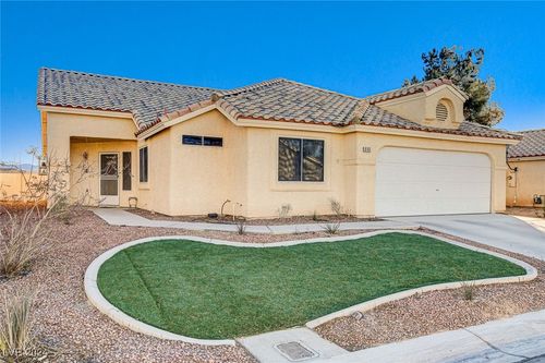 6143 Basilone Ave, Las Vegas, NV, 89122-7556 | Card Image