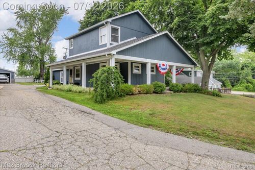 8230 Vandell St, Commerce Twp, MI, 48382-4768 | Card Image