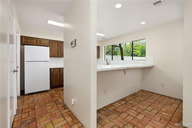 4537 N 1 St Ln, House other with 2 bedrooms, 2 bathrooms and 1 parking in McAllen TX | Image 4