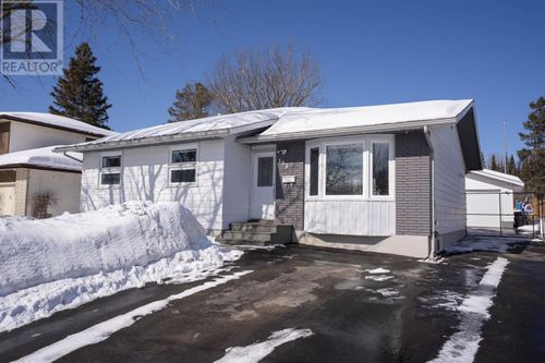 153 Fairbank Cres, Thunder Bay, ON, P7B5M1 | Card Image