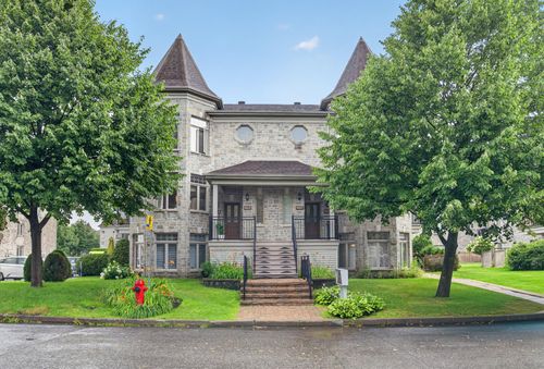903 Rue Du Massif, Québec, QC, G2K2M5 | Card Image
