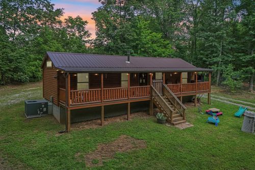 1424 Poplar Ridge Ln, Chapmansboro, TN, 37035-5402 | Card Image
