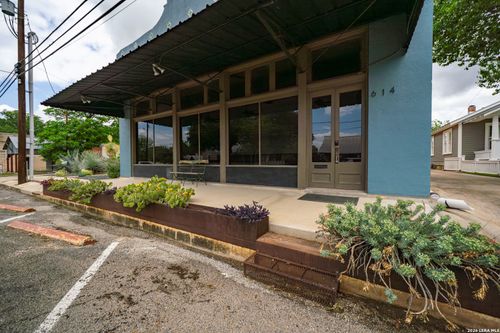 612 High St, Comfort, TX, 78013-2305 | Card Image